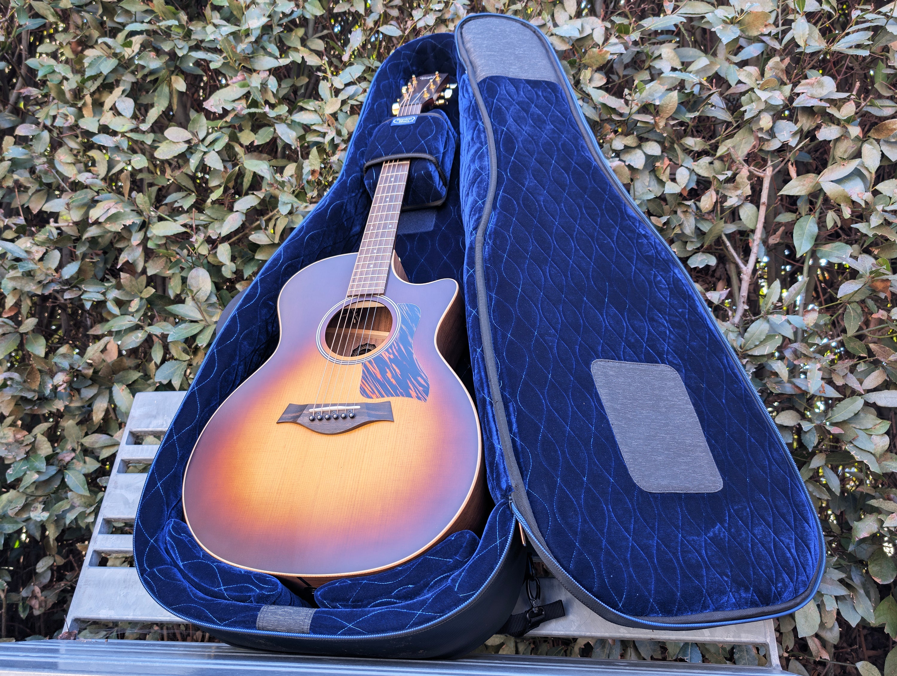 Acoustic Guitar Bags & Cases