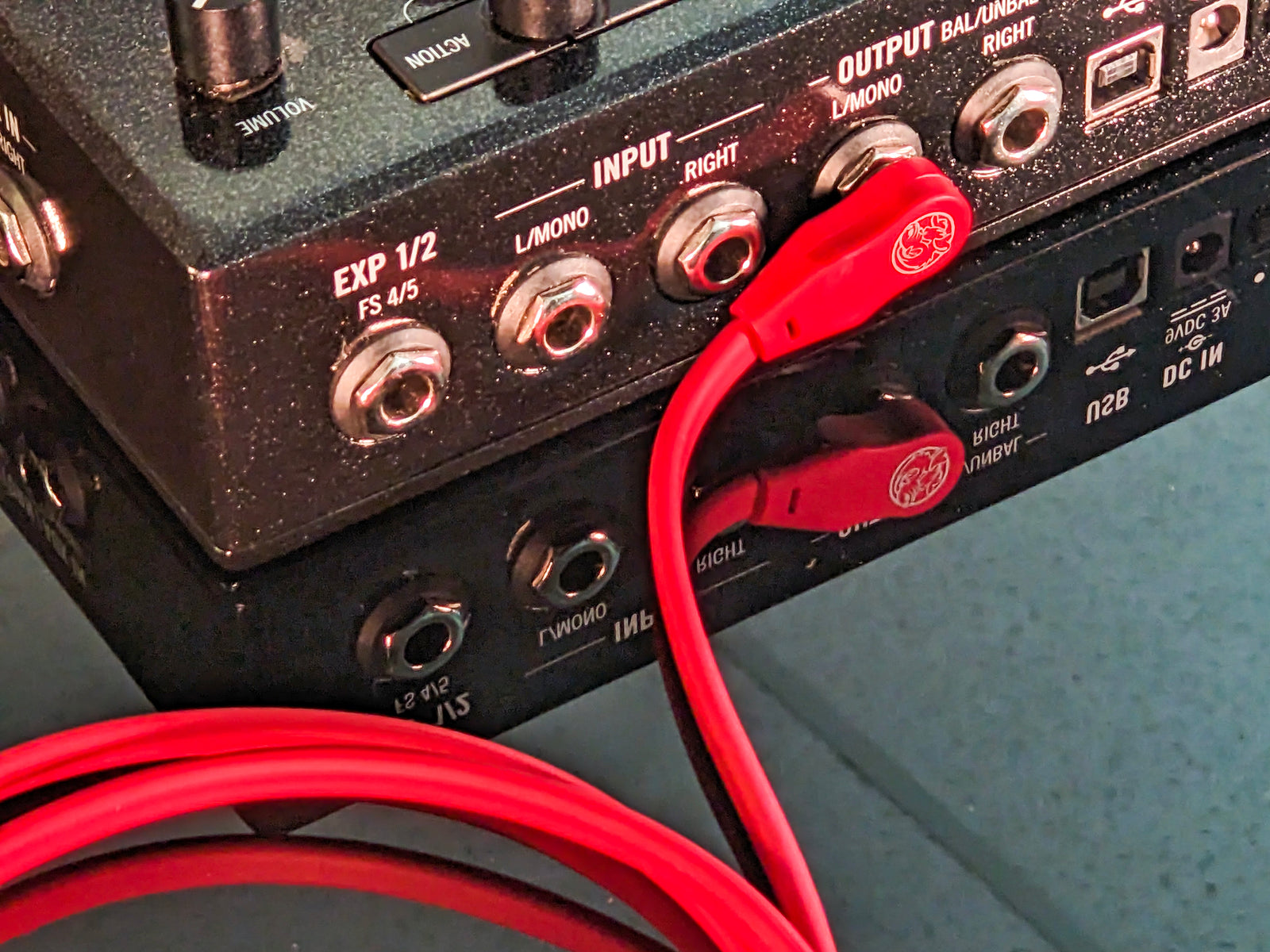 Pig Hog Lil Pigs 2ft Low Profile Patch Cables - 2 pack, Candy Apple Red