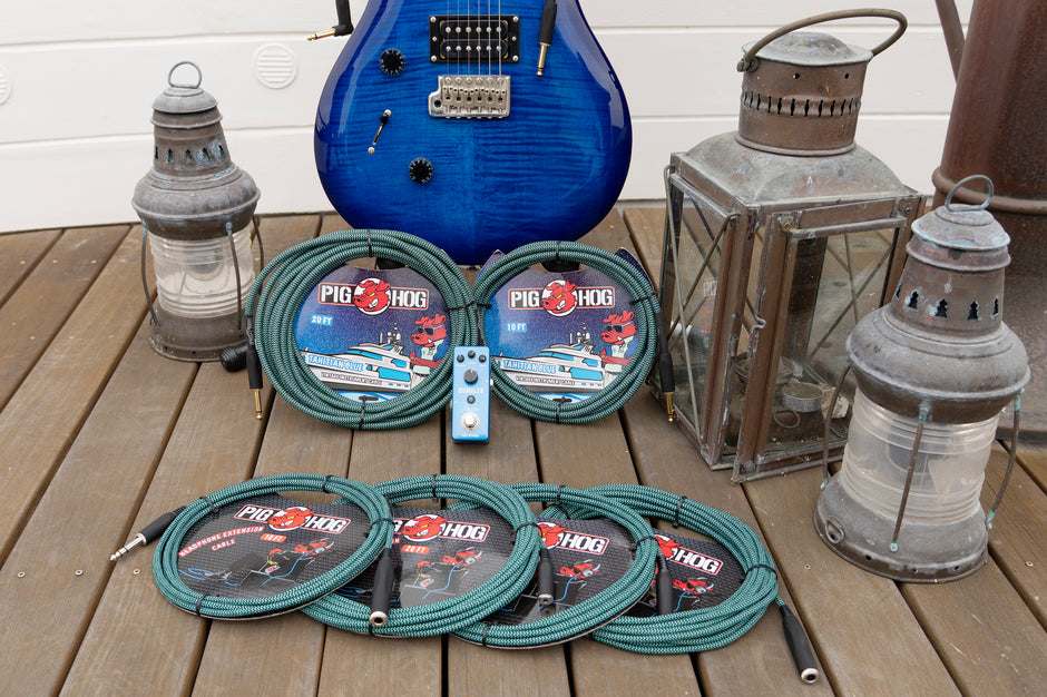 Pig Hog "Tahitian Blue" Instrument Cable, 10ft Right Angle