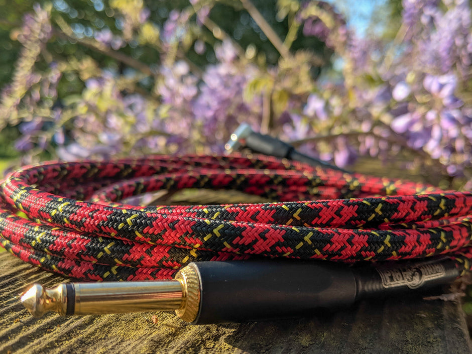 Pig Hog "Tartan Plaid" Instrument Cable, 10ft Right Angle