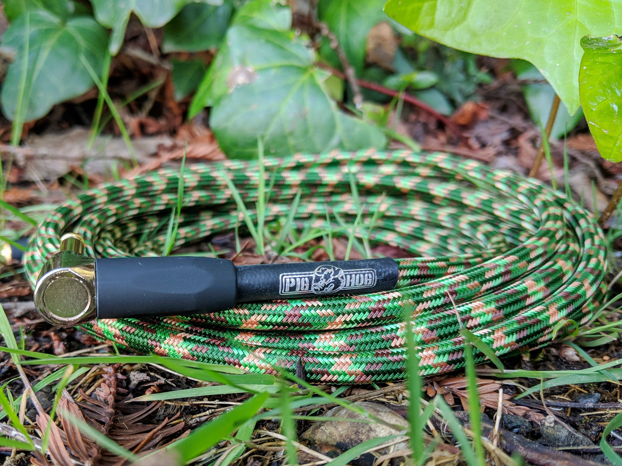 Pig Hog "Camouflage" Instrument Cable, 10ft Right Angle