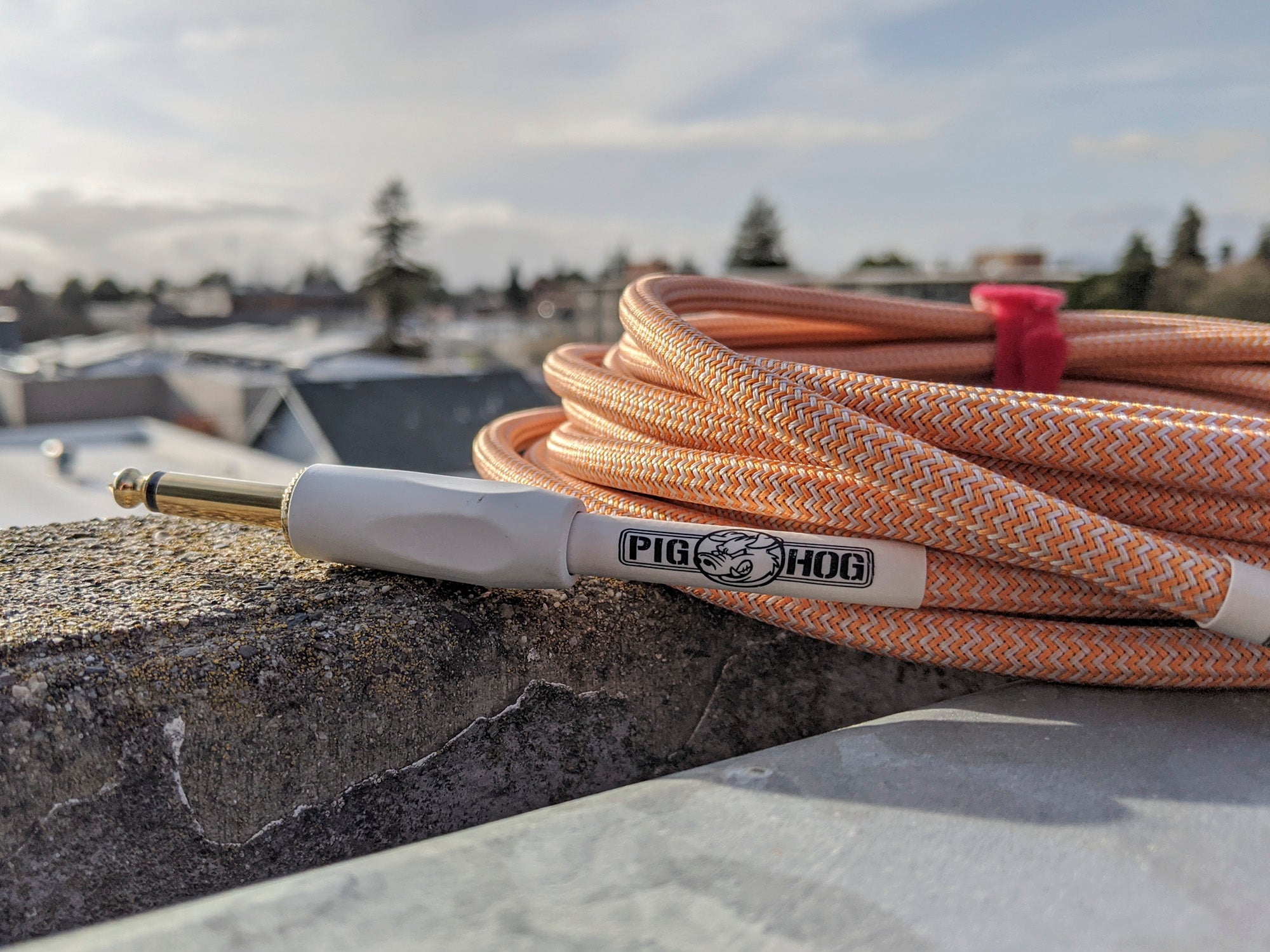 Pig Hog "Orange Crème 2.0" Instrument Cable, 20ft Right Angle
