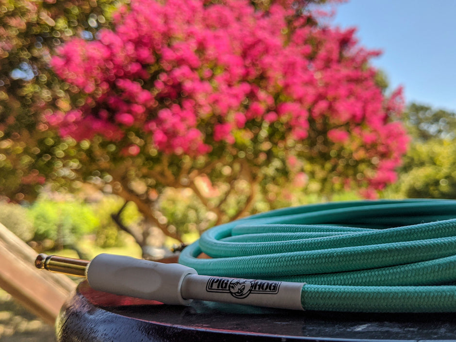 Pig Hog "Seafoam Green" Instrument Cable, 20ft Right Angle