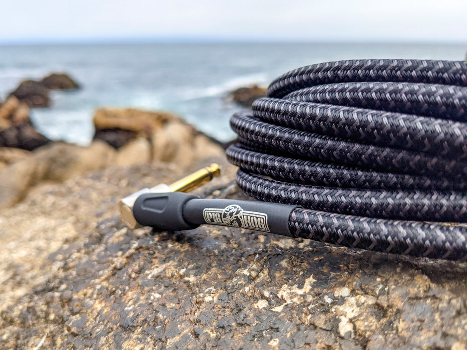 Pig Hog "Black Woven" Instrument Cable, 10ft Right Angle