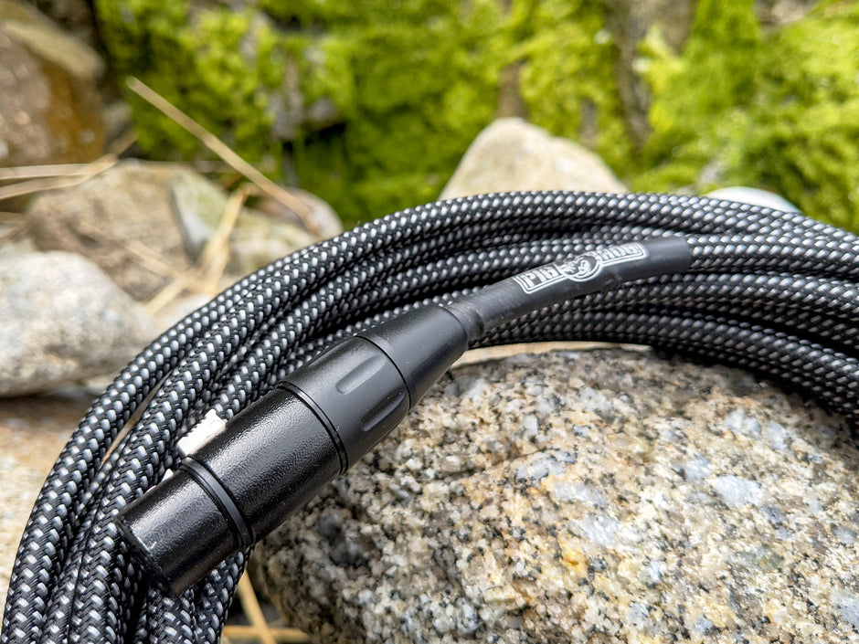Pig Hog Black & White Woven Mic Cable, 10ft XLR