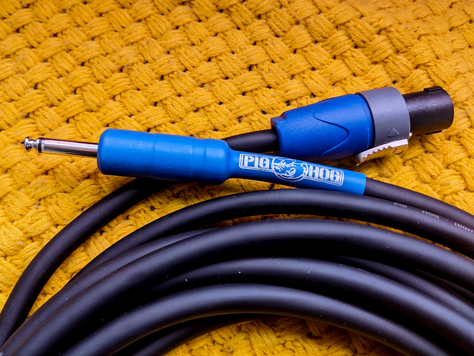 Pig Hog 50ft Speaker Cable, Speakon to 1/4